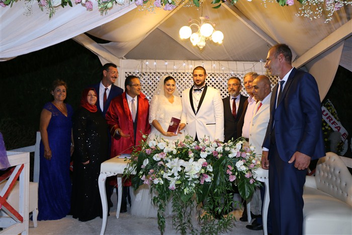 Gültekin Ailesinin Mutlu Günü