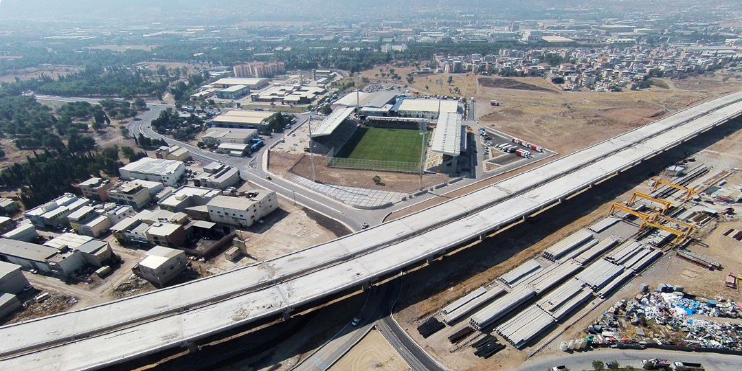 Otoyol Projeleri İzmir'de Arsa Fiyatlarını 4 Kat Artırdı