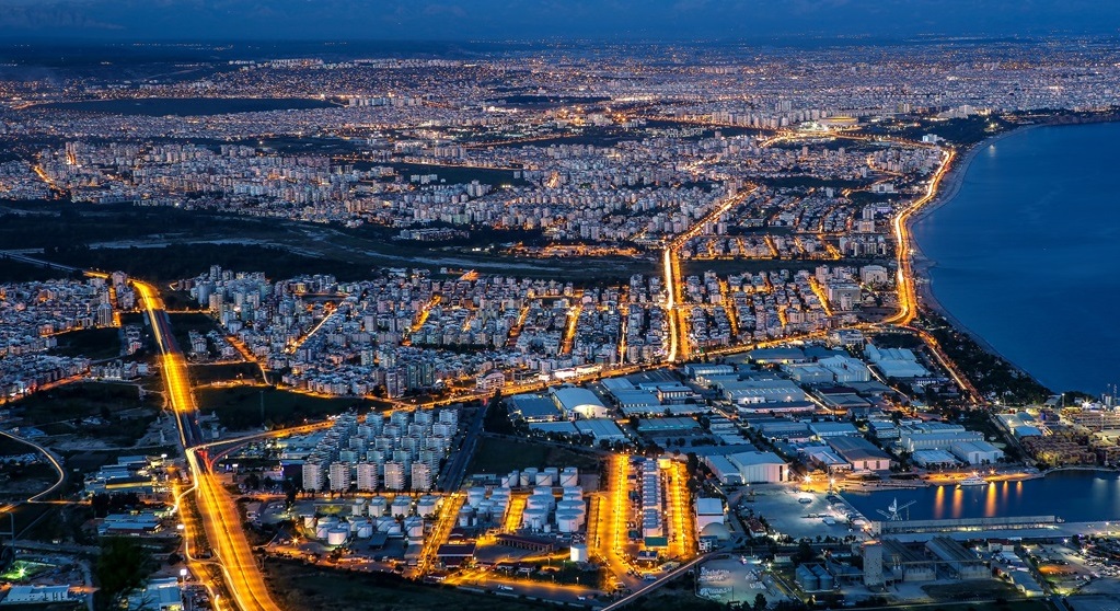 Müteahhitler Anadolu'daki Büyük Şehirlere Yöneliyor