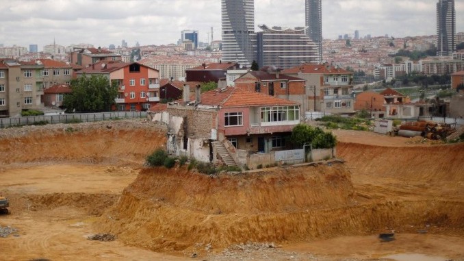 Bakanlık Zorda Kalan İnşaat Şirketlerine Ortak Olacak