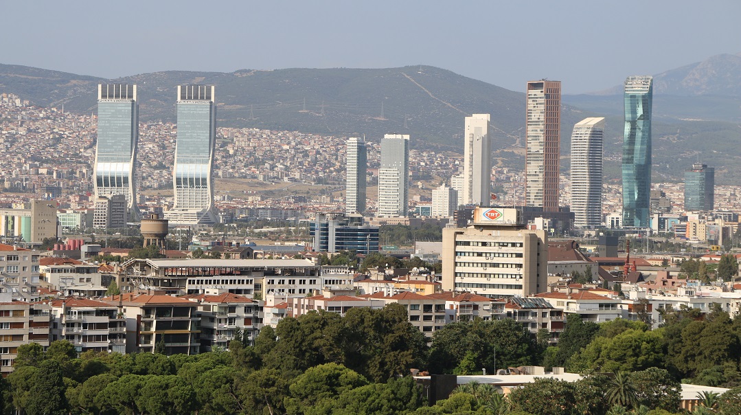 İzmir'de Hangi İlçede Kaç Konut Satıldı?