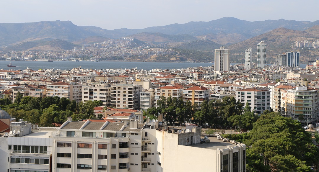 İzmir'de Konut Satışları Yüzde 18.1 Azaldı