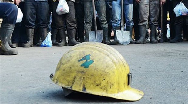 İzmir'de Çatıdan Düşen İnşaat İşçisi Hayatını Kaybetti