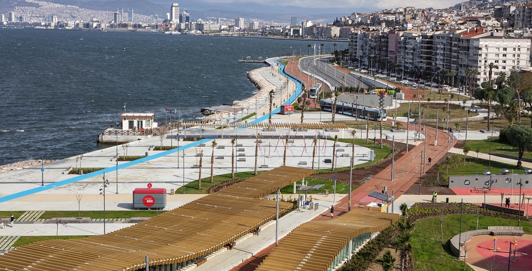 İzmir 15 Temmuz Demokrasi Şehitleri Meydanı Açıldı