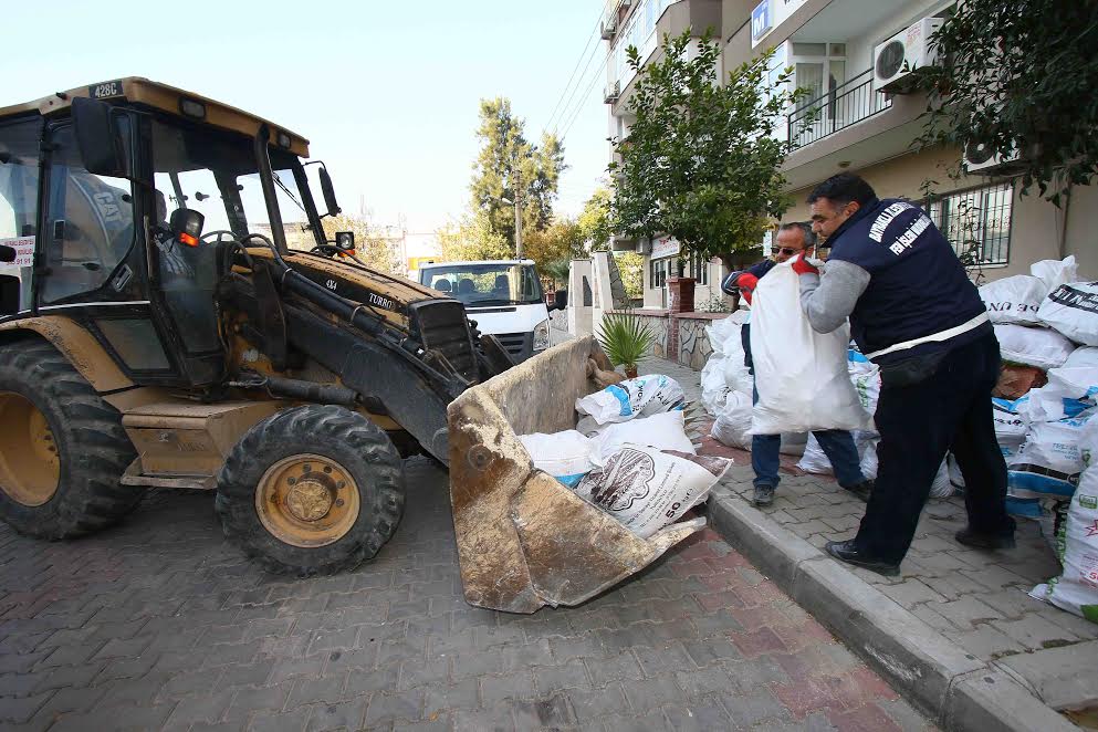 Bayraklı’da 7 Bin ton Moloz Toplandı