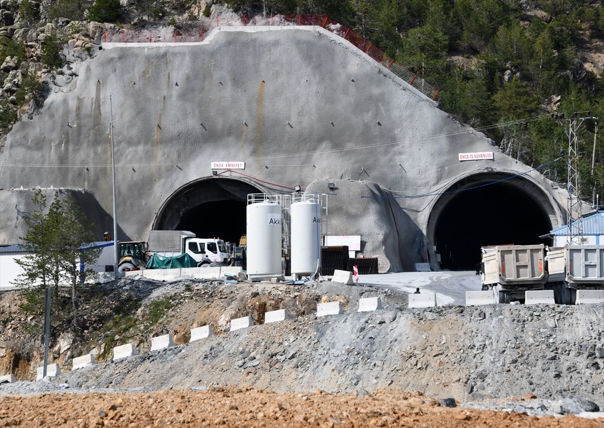 Yeni Zigana Tüneli İnşaatının Yüzde 60'ı Bitti