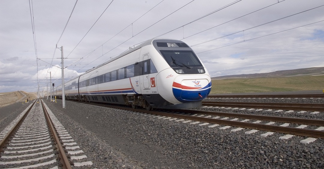 Ankara-İzmir Hızlı Tren Projesinde Ray Serimi Başlıyor