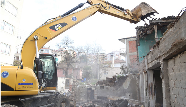 Bursa'da Kamulaştırılan Dört Bina Yıkıldı