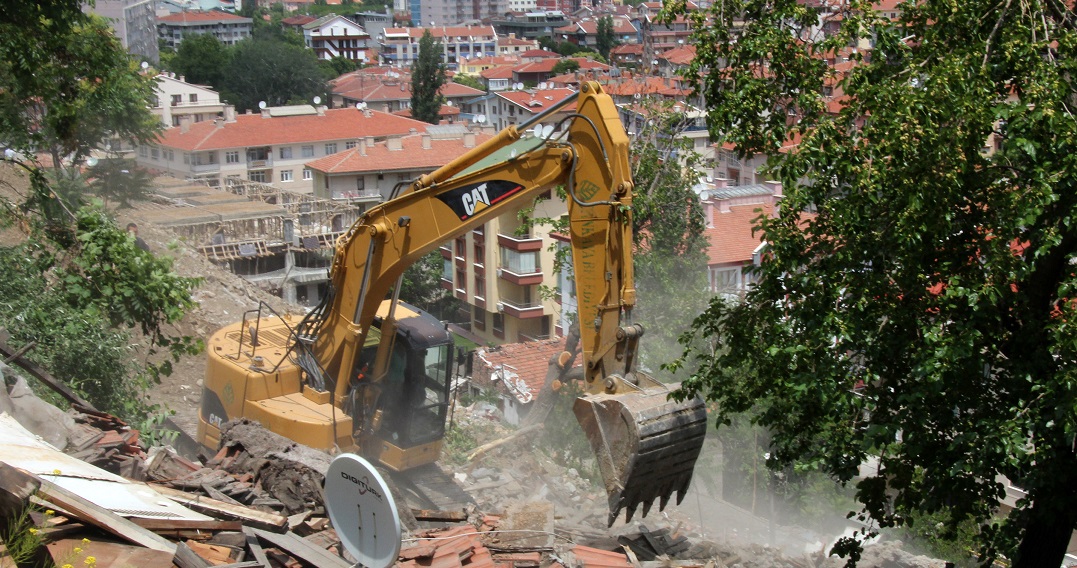 Gecekondusu Yıkılana Yapı Bedeli Ödenecek