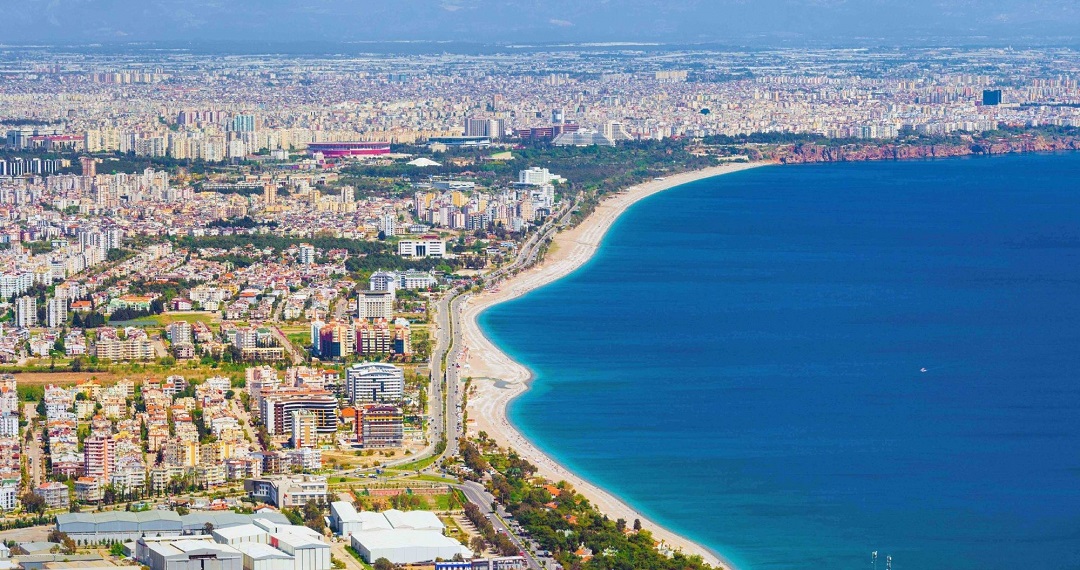 Antalya'da Gayrimenkul Satışları ve Fiyatları Düştü