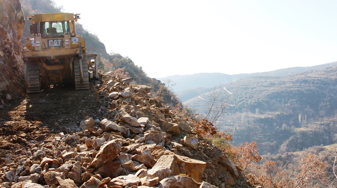 Kemer-Bozdağ Yolunda İlk Etap Tamamlandı