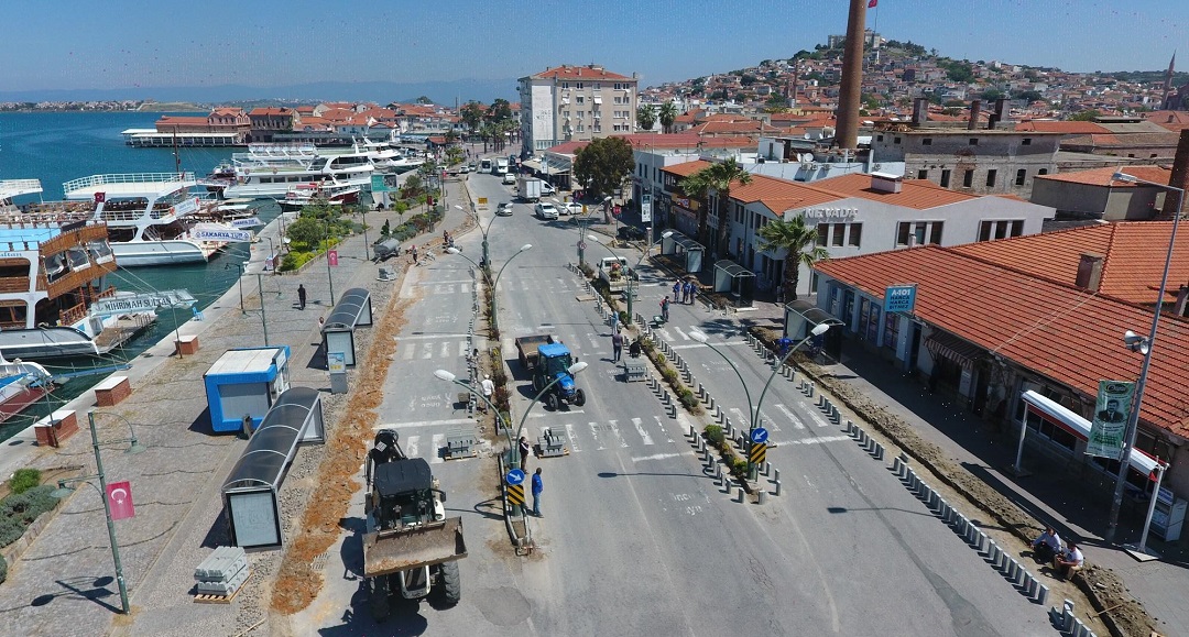 Ayvalık Merkezde Yol Çalışmaları Hızlandı!