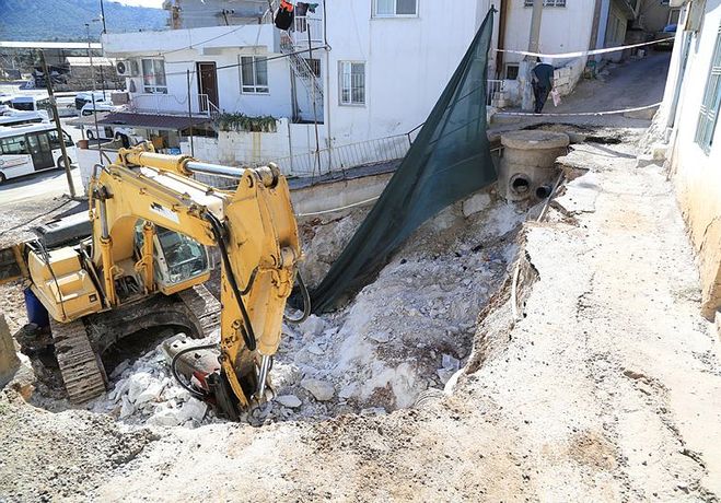 Mülkiyeti Benim Dedi, Yol Ortasında İnşaata Başladı