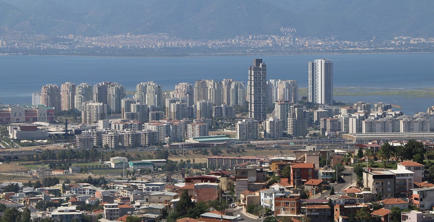 İzmir’de Yeni Konut Projelerine İhtiyaç Var