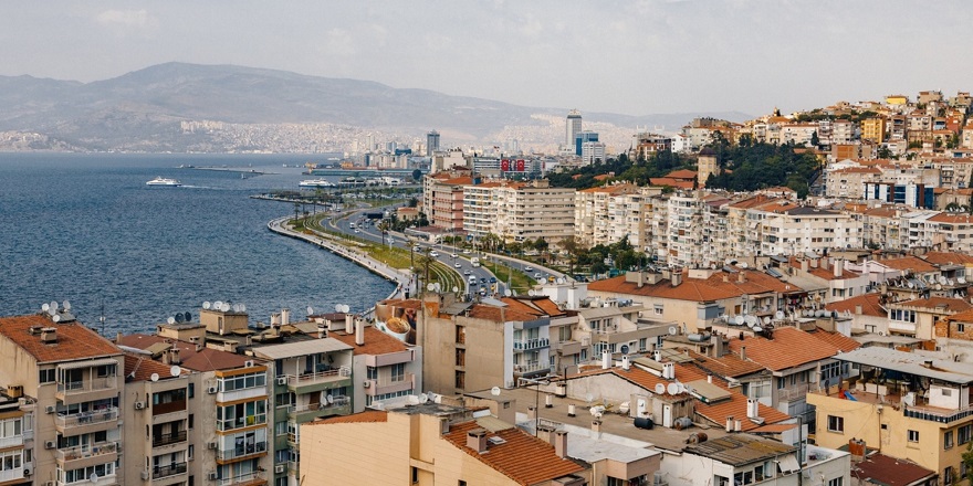 Bakanlıktan İzmir Büyükşehir'e İmar Yönetmeliği Uyarısı! Çalışmalar Durduruldu