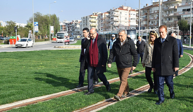 Karşıyaka Tramvayı Nisan’da Başlıyor