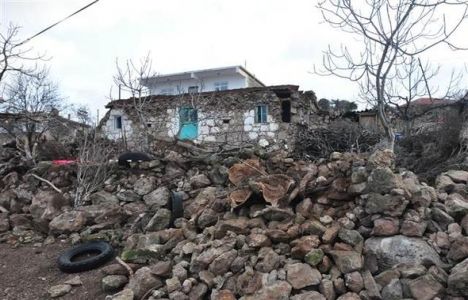 130 Depremde 2 Milyon Ev Yıkıldı!