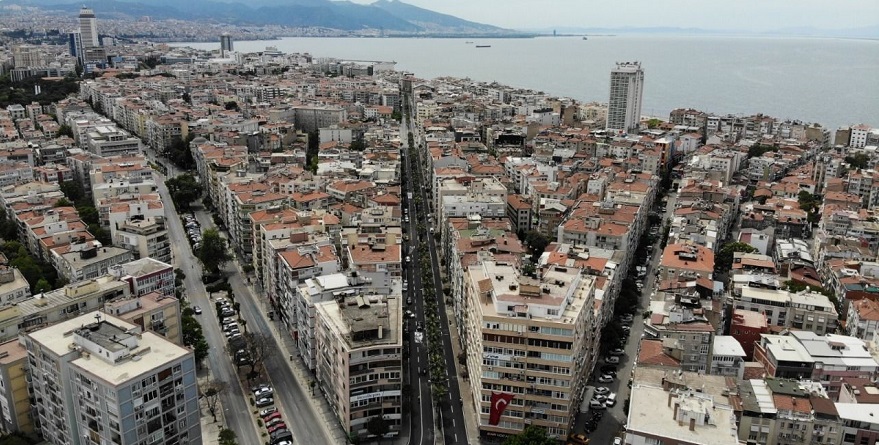 İzmir Büyükşehir Belediyesinden Bir yılda 1,1 Milyar Liralık Yol Çalışması