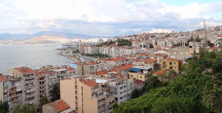 İzmir’de Nüfus, Konut Sayısı ve Konut Fiyatları Artıyor