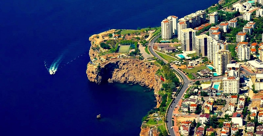 Antalya’da Satılan Her Beş Konuttan Birini Yabancılar Aldı