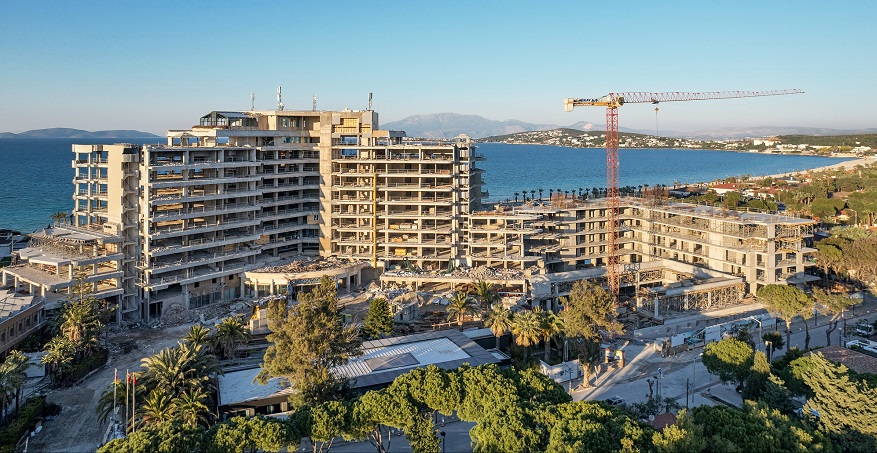 Swissotel Residences Çeşme Projesinin Kaba İnşaatı Bitti