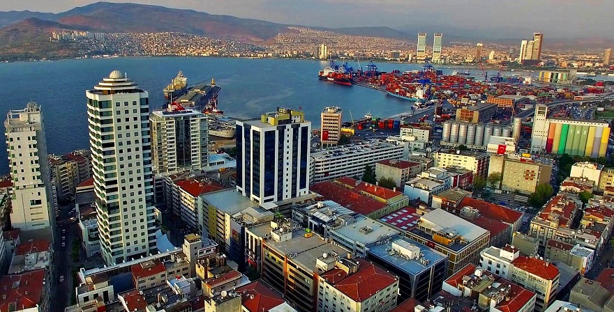 İzmir’de Konut Talebi de Fiyatlar da Yükseliyor