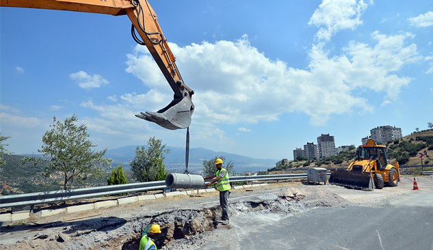 Bornova’nın 3 Mahallesine 3 Milyonluk Kanal Yatırımı