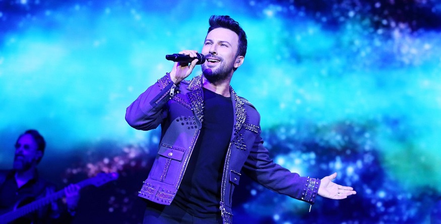 Tarkan’ın İzmir Konseri İçin Bin Dolara 'Kiralık Balkon'