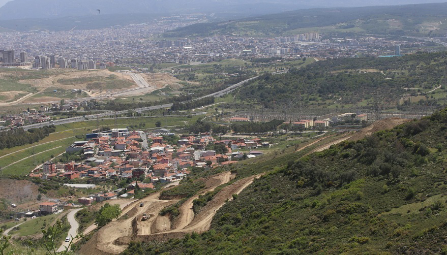 Karabağlar'da Konut ve Üniversite Planları 3. Kez İptal Edildi