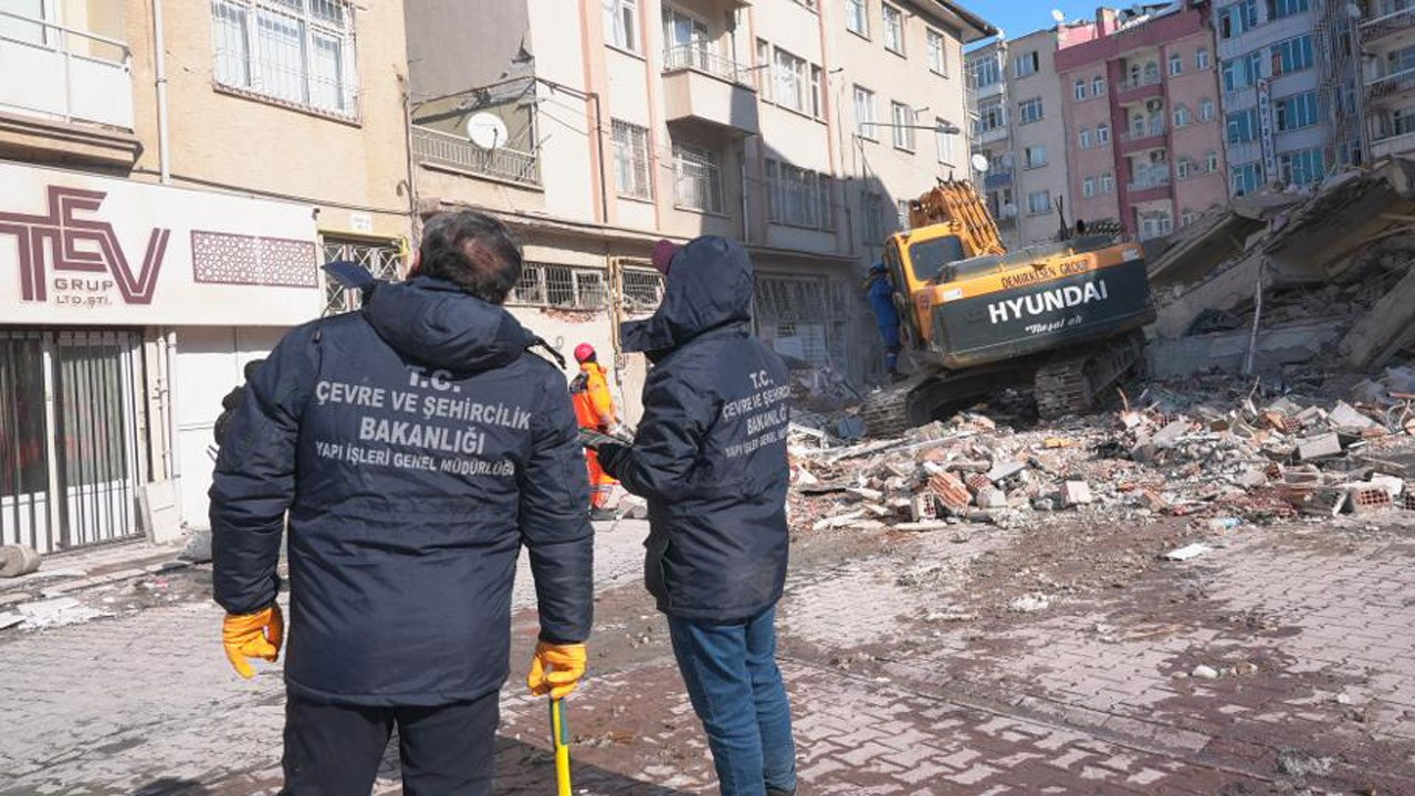 Bakanlık Çalışmaları Tamamlıyor: 61 Bin Binanın Acil Yıkılması Gerekiyor