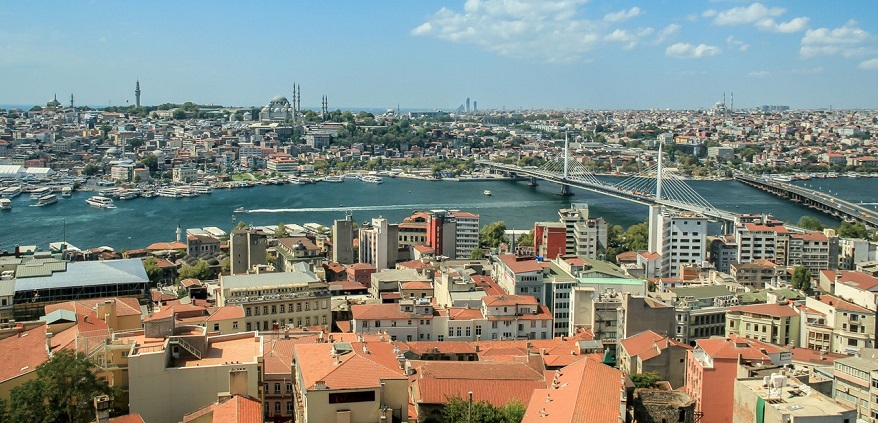 İstanbul'da Milyonlarca Kişi Kötü Zeminde Yaşıyor