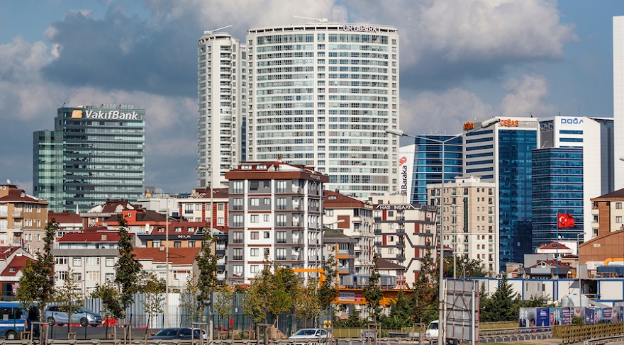 Ümraniye'de Riskli Binalar Yıkılmayı Bekliyor