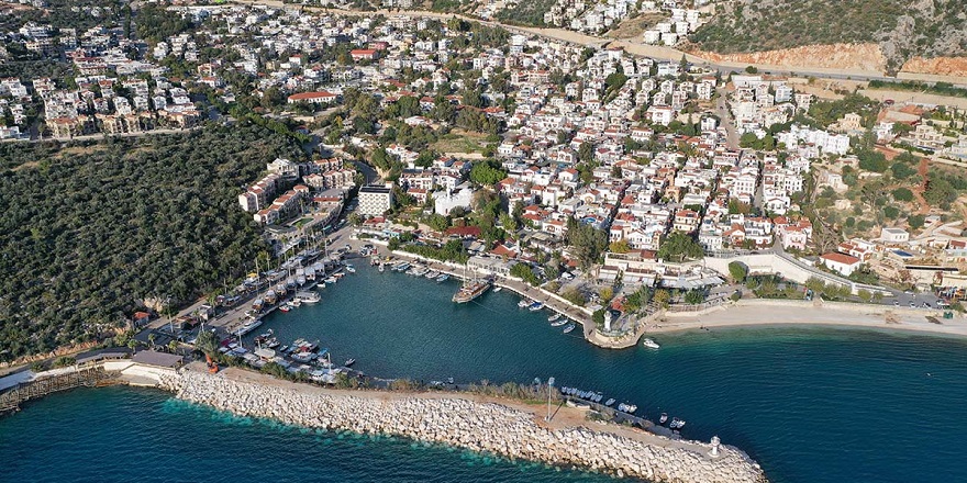 "Antalya'da 80 konut alıp otel gibi işleten yabancı var”