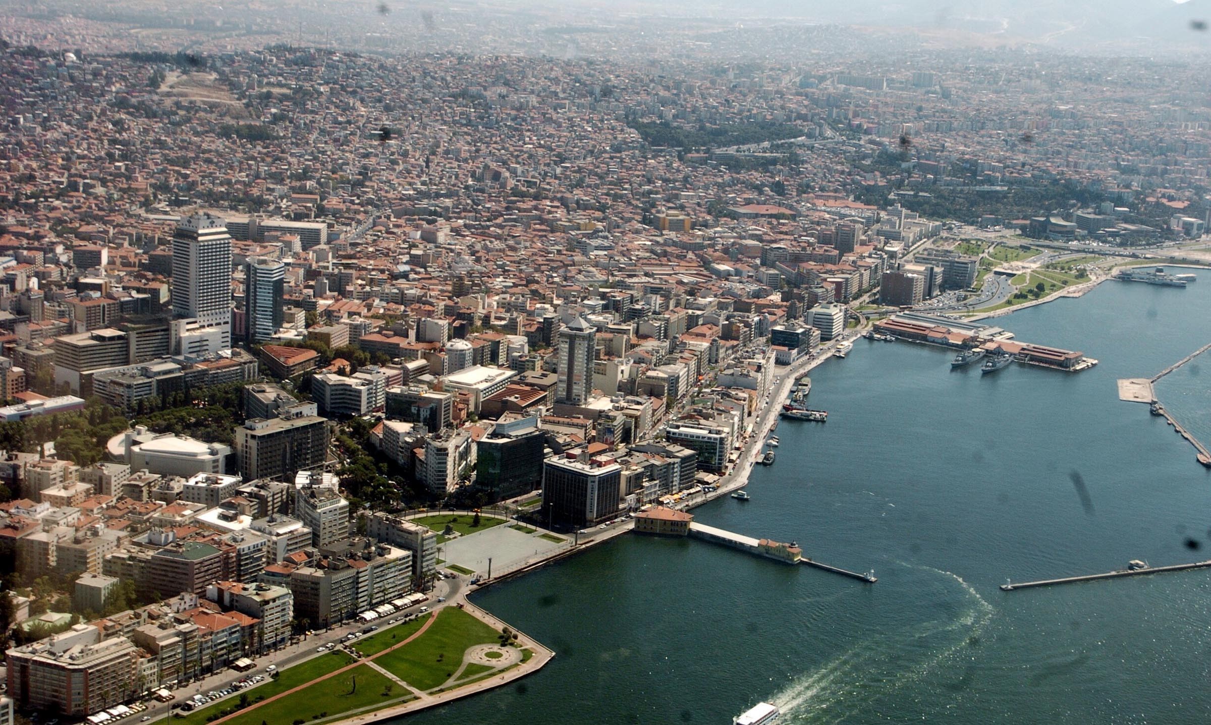 İzmir’de 700 Bin Metrekare Arazi Kamudan Çıkıyor