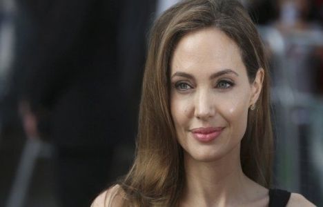 Angelina Jolie, Los Angeles'ta 25 Milyon Dolara Ev Aldı!