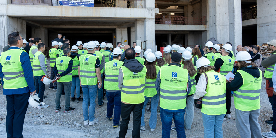 İzmirli İnşaat Mühendislerinden Deprem İzolatörlü Konut Projesine Teknik İnceleme