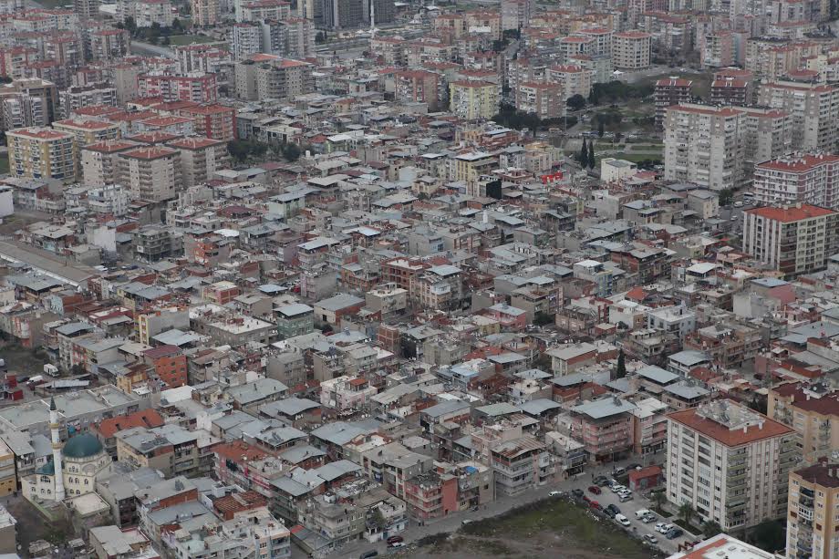 Bayraklı'da 25 Bin Kişinin Yaşadığı Mahallenin İmar Planı Yenileniyor