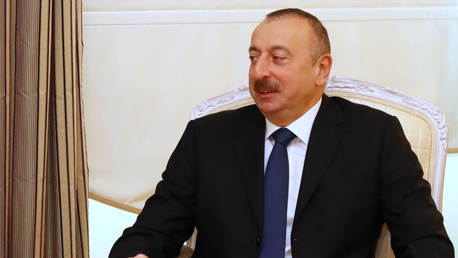 İlham Aliyev'den 255 Gazeteciye Hediye Daire!