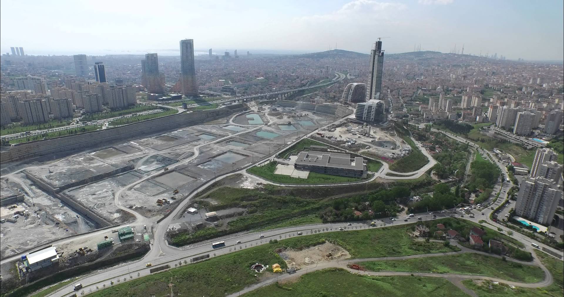 İstanbul Finans Merkezi Açılış Tarihi 2018'e Ertelendi