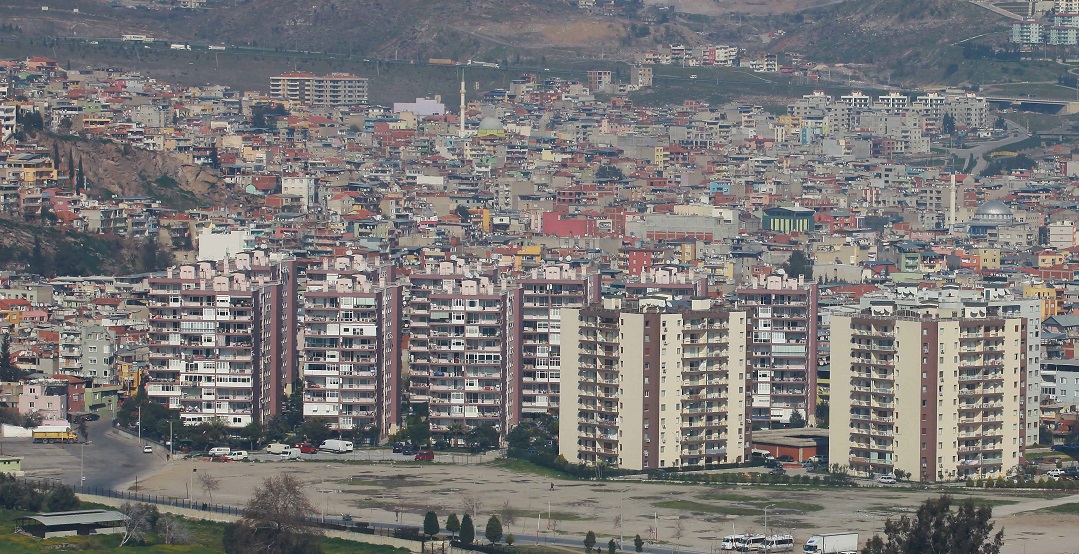 Bayraklı'da 30 Yıllık Tapu Sorunu Çözüldü