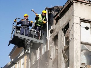 Fatih'te Metruk Binaların Yıkımı Başladı