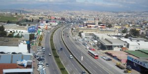 Karabağlar'da Mezarlık Alanını Konuta Çevirdiler