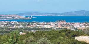 Ünlüler Urla'dan Arsa Alıp Lüks Villa Yaptırıyor