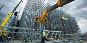 Müteahhit Yeni Bina Yapmak Yerine Stok Satmaya Çalışıyor