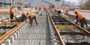 Demiryolu İhalesi Yüksek Fiyat Veren Cengiz İnşaat Aldı: Bakan 'Fiyat Dışı Etken' Dedi