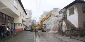 Gölcük'teki Metruk Binalar Yıkılıyor!