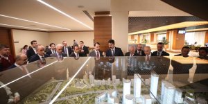 İki Bakan ve Müteahhitlerden İstanbul Finans Merkezi Toplantısı