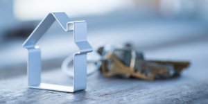 Tatildeyken Ev Güvenliğini Sağlamanın Pratik Yolları