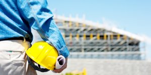 Fransa'da Kaçak İşçi Çalıştıran Müteahhite Hapis Cezası