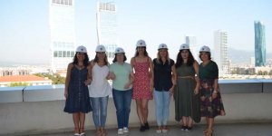 Beyaz Baretli Kadınlar!